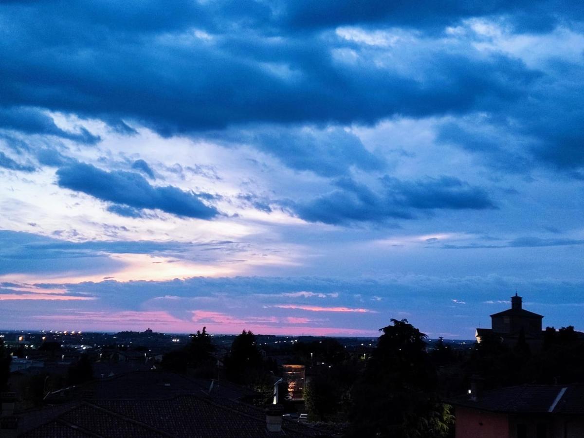 Michela Bb & Relais Bed & Breakfast Lonato Exterior foto