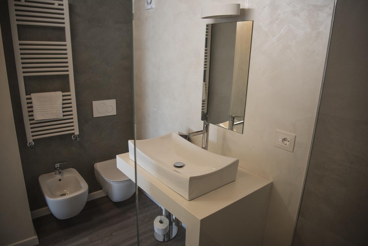 Michela Bb & Relais Bed & Breakfast Lonato Exterior foto