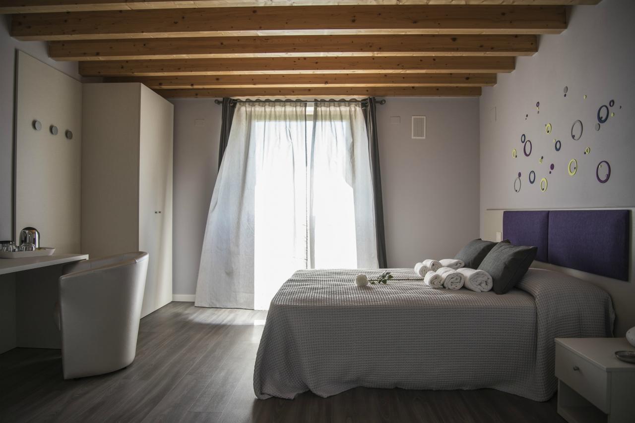 Michela Bb & Relais Bed & Breakfast Lonato Exterior foto